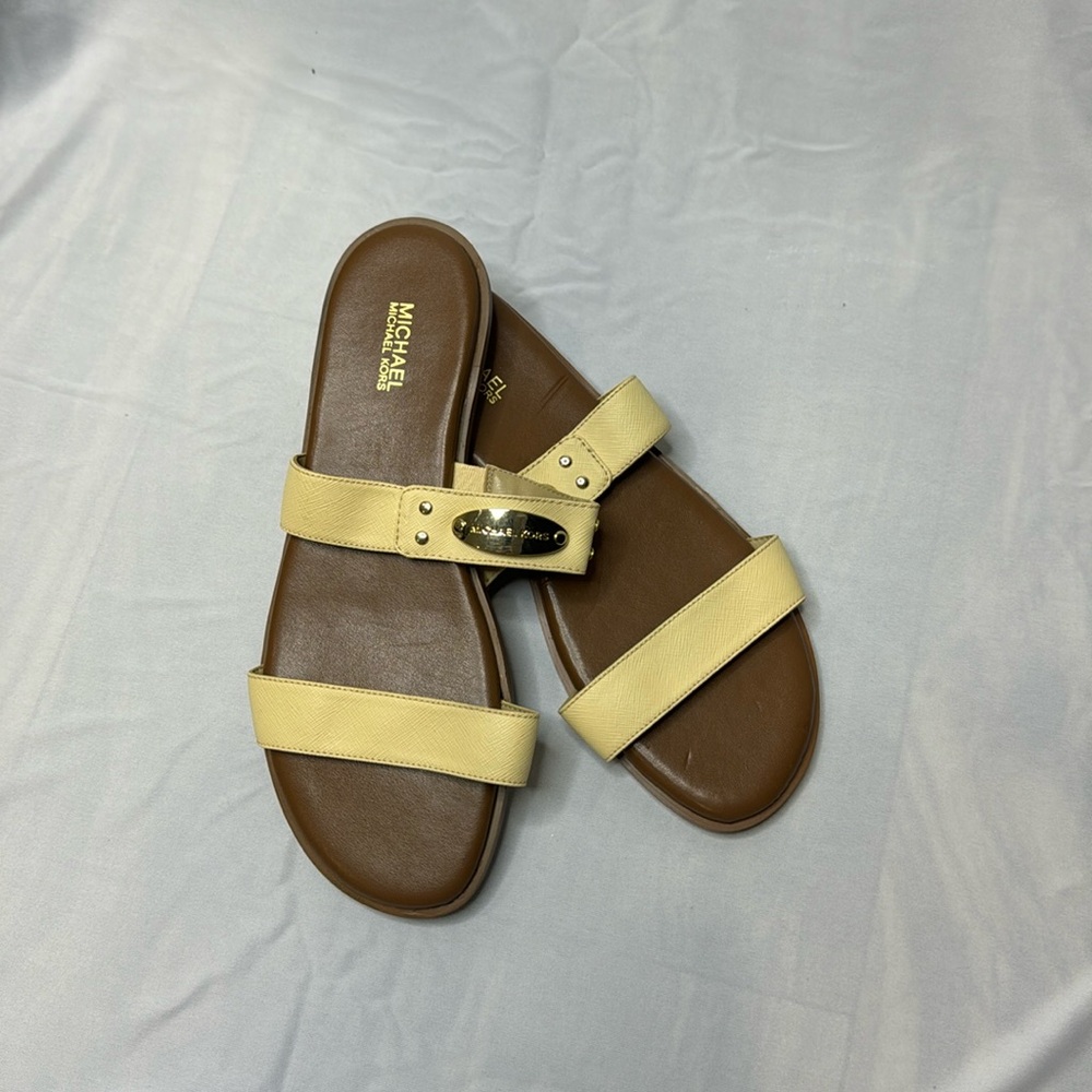 New Micheal Kors Sandals